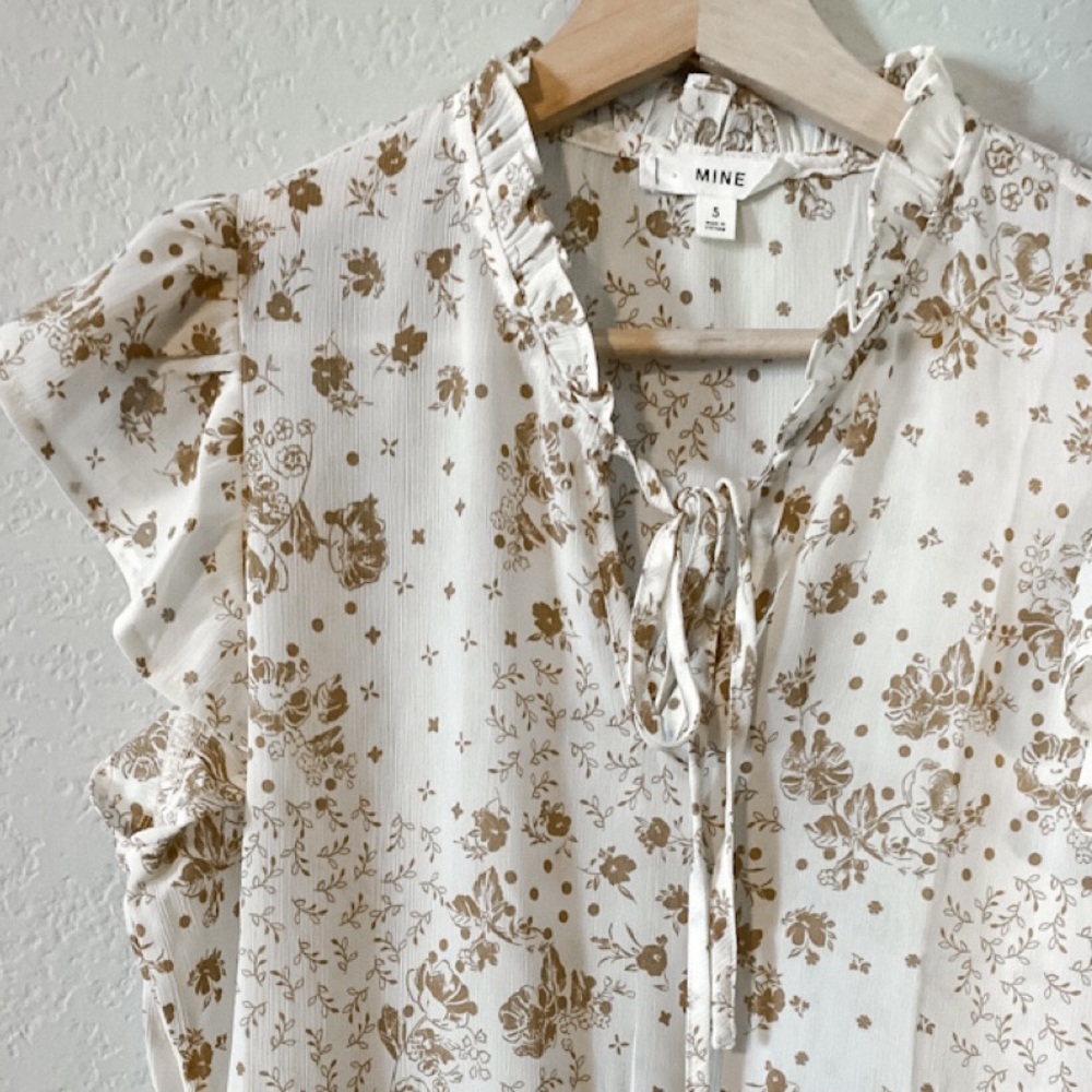 SOLD.  Neutral Boho Ruffled Top - Picture 4 of 4